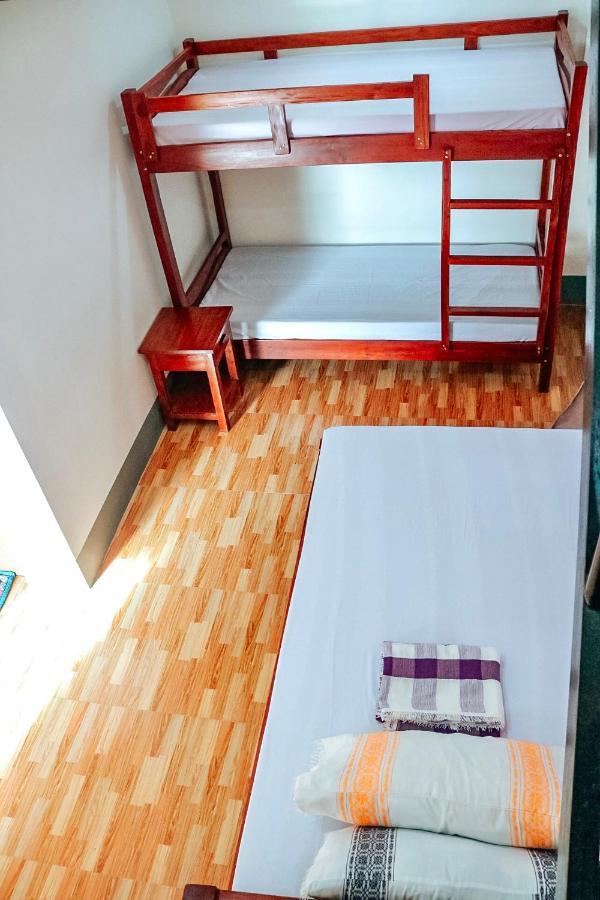 Airport View Hotel Vigan Esterno foto