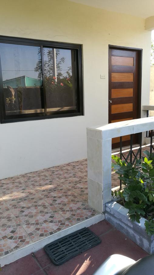 Airport View Hotel Vigan Esterno foto